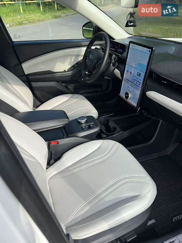 Позашляховик / Кросовер Ford Mustang Mach-E 2023 в Рівному