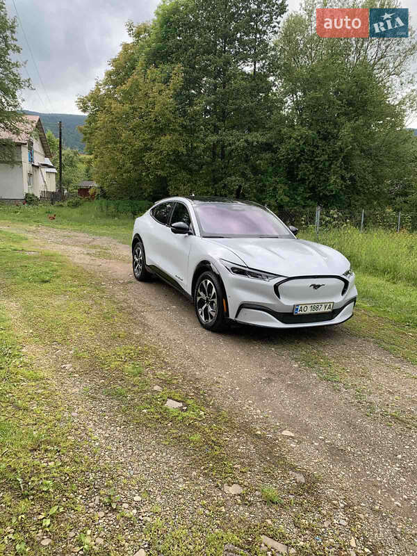 Позашляховик / Кросовер Ford Mustang Mach-E 2022 в 