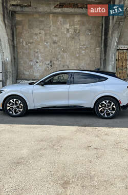 Внедорожник / Кроссовер Ford Mustang Mach-E 2021 в 