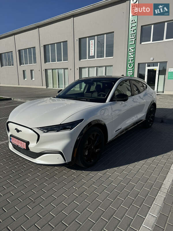 Внедорожник / Кроссовер Ford Mustang Mach-E 2023 в 