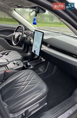 Внедорожник / Кроссовер Ford Mustang Mach-E 2021 в 