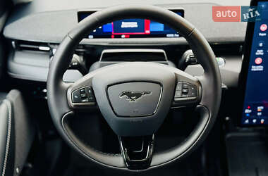 Позашляховик / Кросовер Ford Mustang Mach-E 2022 в 