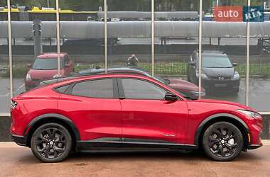Внедорожник / Кроссовер Ford Mustang Mach-E 2021 в 