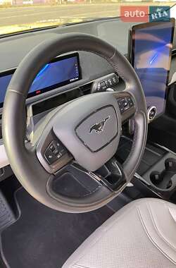 Внедорожник / Кроссовер Ford Mustang Mach-E 2020 в 