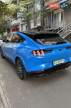 Внедорожник / Кроссовер Ford Mustang Mach-E 2022 в 