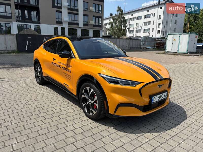 Позашляховик / Кросовер Ford Mustang Mach-E 2023 в 
