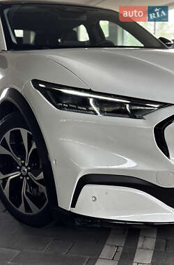 Внедорожник / Кроссовер Ford Mustang Mach-E 2021 в 
