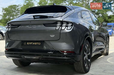 Позашляховик / Кросовер Ford Mustang Mach-E 2021 в 