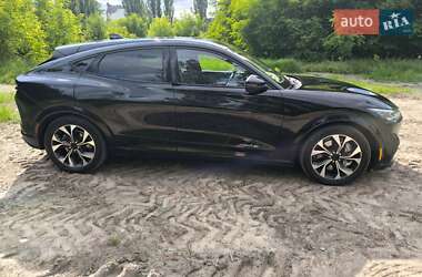 Позашляховик / Кросовер Ford Mustang Mach-E 2021 в 