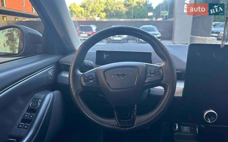 Позашляховик / Кросовер Ford Mustang Mach-E 2021 в Чернівцях
