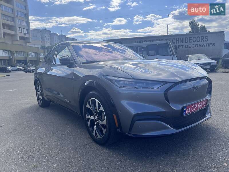 Позашляховик / Кросовер Ford Mustang Mach-E 2021 в 