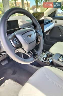 Позашляховик / Кросовер Ford Mustang Mach-E 2023 в 