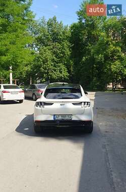 Позашляховик / Кросовер Ford Mustang Mach-E 2023 в 