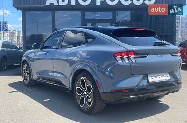 Позашляховик / Кросовер Ford Mustang Mach-E 2023 в 