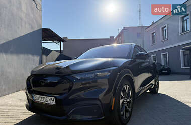 Позашляховик / Кросовер Ford Mustang Mach-E 2021 в 