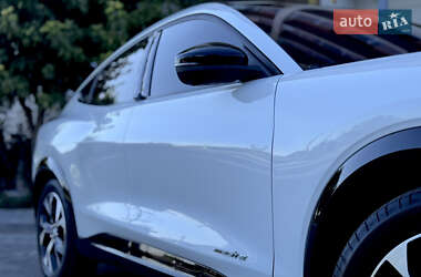 Внедорожник / Кроссовер Ford Mustang Mach-E 2021 в 