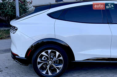 Внедорожник / Кроссовер Ford Mustang Mach-E 2021 в 