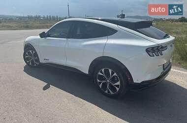 Позашляховик / Кросовер Ford Mustang Mach-E 2022 в 