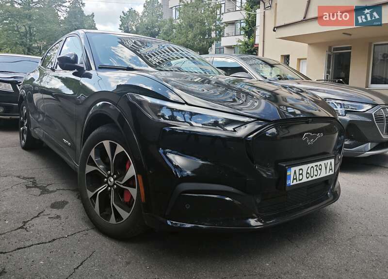 Позашляховик / Кросовер Ford Mustang Mach-E 2021 в 