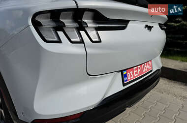 Позашляховик / Кросовер Ford Mustang Mach-E 2023 в 