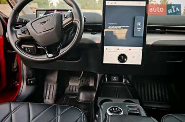 Внедорожник / Кроссовер Ford Mustang Mach-E 2021 в 