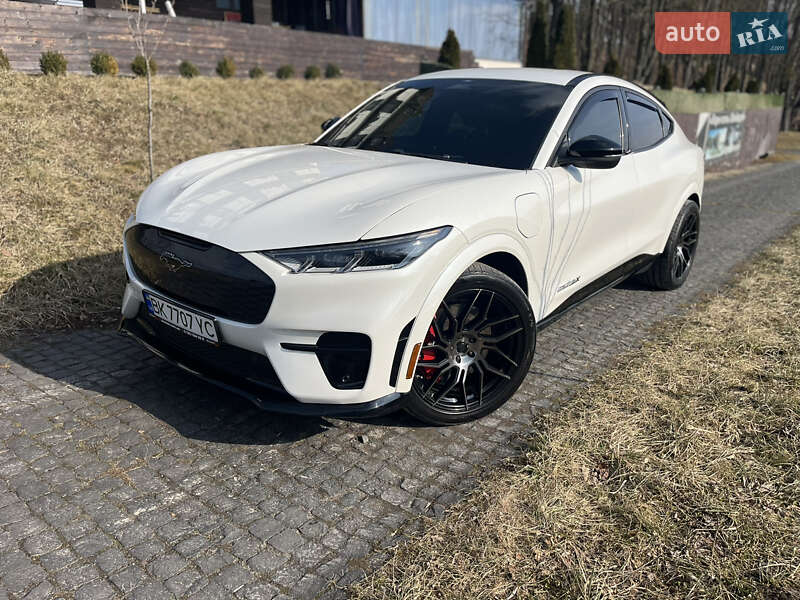 Позашляховик / Кросовер Ford Mustang Mach-E 2021 в Рівному