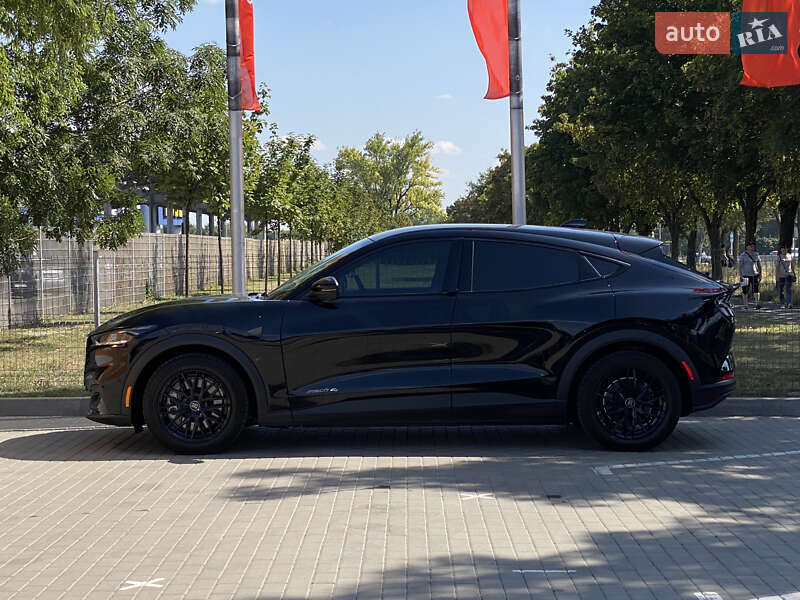 Позашляховик / Кросовер Ford Mustang Mach-E 2022 в Дніпрі