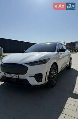 Позашляховик / Кросовер Ford Mustang Mach-E 2023 в 