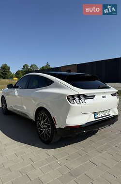 Позашляховик / Кросовер Ford Mustang Mach-E 2023 в 