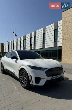 Позашляховик / Кросовер Ford Mustang Mach-E 2023 в 