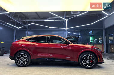 Внедорожник / Кроссовер Ford Mustang Mach-E 2021 в 