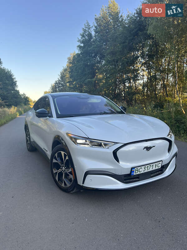 Позашляховик / Кросовер Ford Mustang Mach-E 2022 в Новояворівську