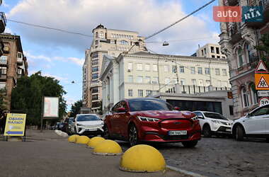Внедорожник / Кроссовер Ford Mustang Mach-E 2021 в 