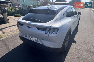 Позашляховик / Кросовер Ford Mustang Mach-E 2021 в 
