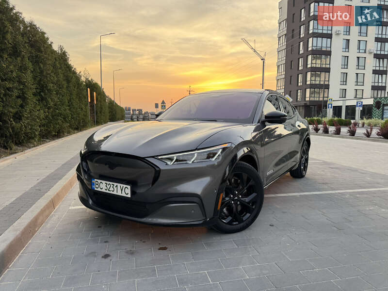 Позашляховик / Кросовер Ford Mustang Mach-E 2023 в 
