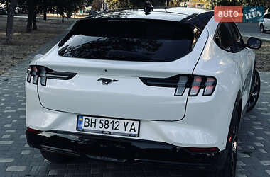 Внедорожник / Кроссовер Ford Mustang Mach-E 2021 в 