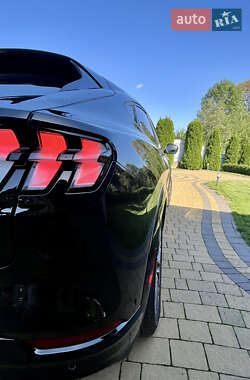 Позашляховик / Кросовер Ford Mustang Mach-E 2024 в 