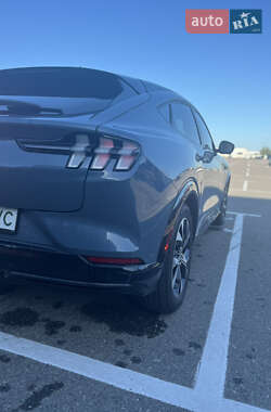 Позашляховик / Кросовер Ford Mustang Mach-E 2023 в 