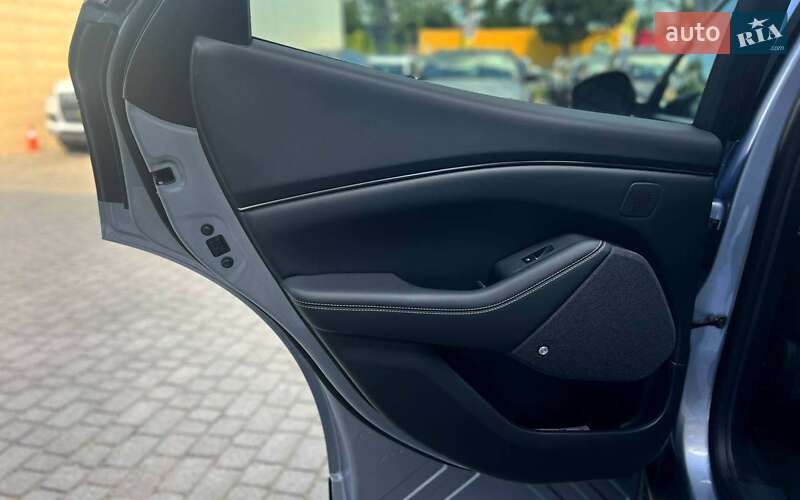 Позашляховик / Кросовер Ford Mustang Mach-E 2022 в Івано-Франківську