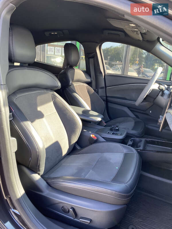 Позашляховик / Кросовер Ford Mustang Mach-E 2021 в Києві