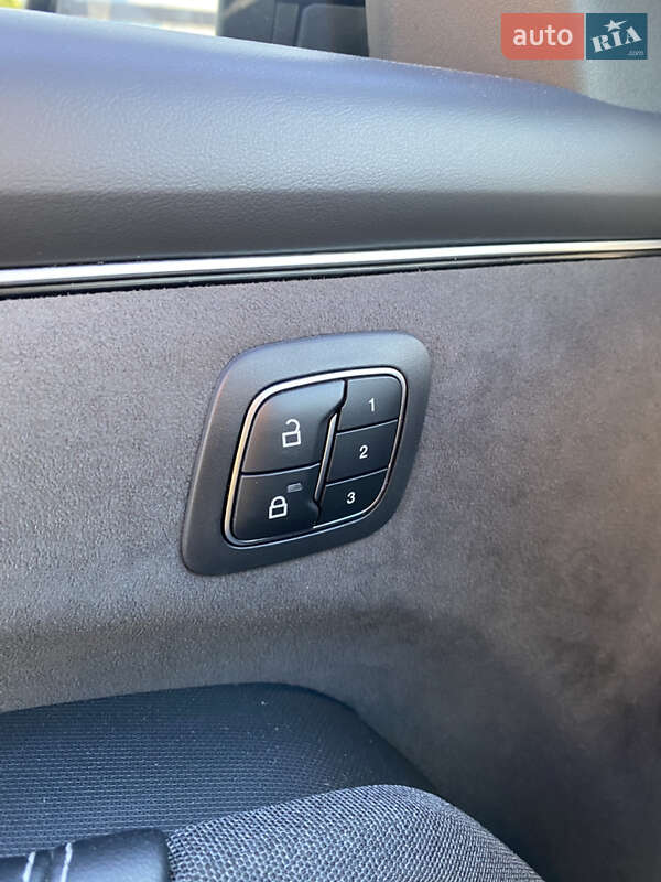 Позашляховик / Кросовер Ford Mustang Mach-E 2021 в Києві