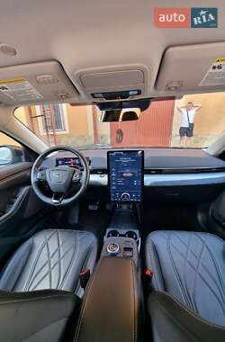Позашляховик / Кросовер Ford Mustang Mach-E 2022 в 