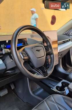 Позашляховик / Кросовер Ford Mustang Mach-E 2022 в 
