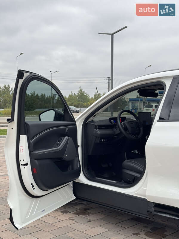 Внедорожник / Кроссовер Ford Mustang Mach-E 2023 в Ивано-Франковске