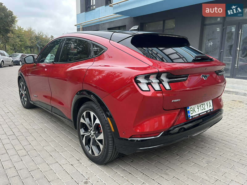 Позашляховик / Кросовер Ford Mustang Mach-E 2021 в Мукачевому