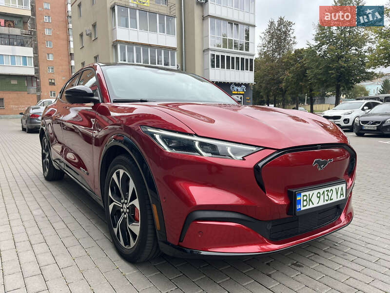 Позашляховик / Кросовер Ford Mustang Mach-E 2021 в Мукачевому
