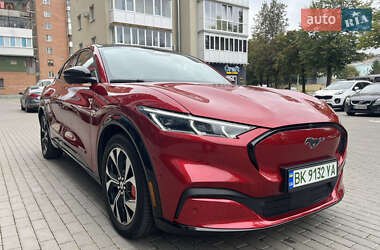 Внедорожник / Кроссовер Ford Mustang Mach-E 2021 в 