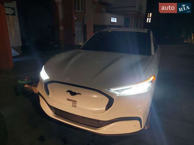 Позашляховик / Кросовер Ford Mustang Mach-E 2022 в 