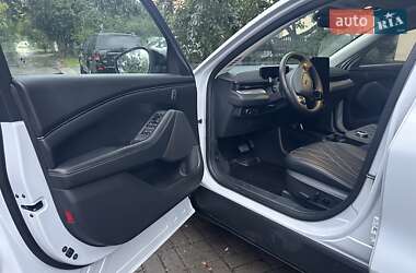 Позашляховик / Кросовер Ford Mustang Mach-E 2022 в 
