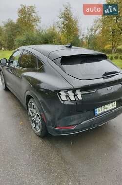Позашляховик / Кросовер Ford Mustang Mach-E 2023 в 